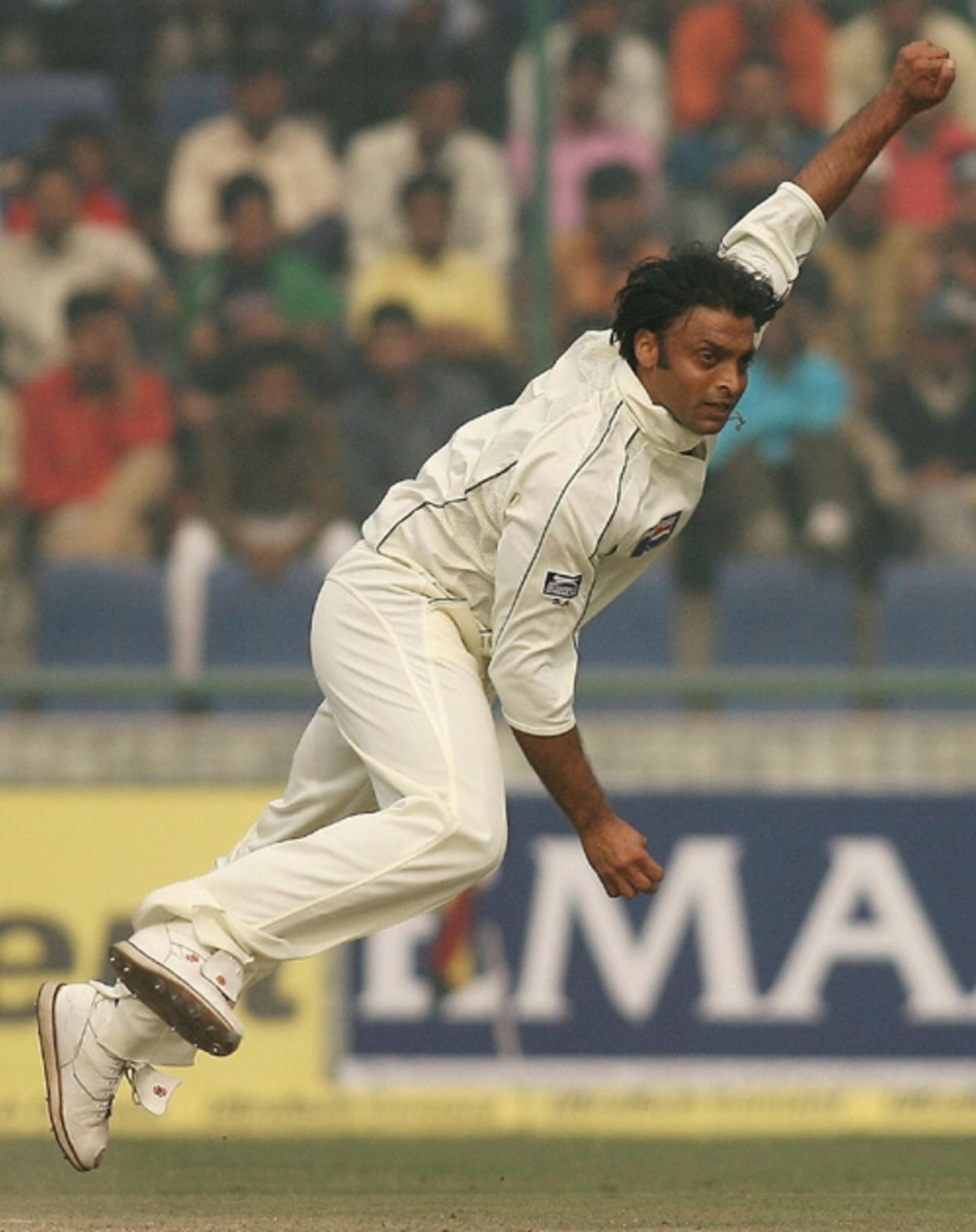 Shoaib Akhtar in his follow through, India v Pakistan, 1st Test, Delhi, 4th day, November 25, 2007