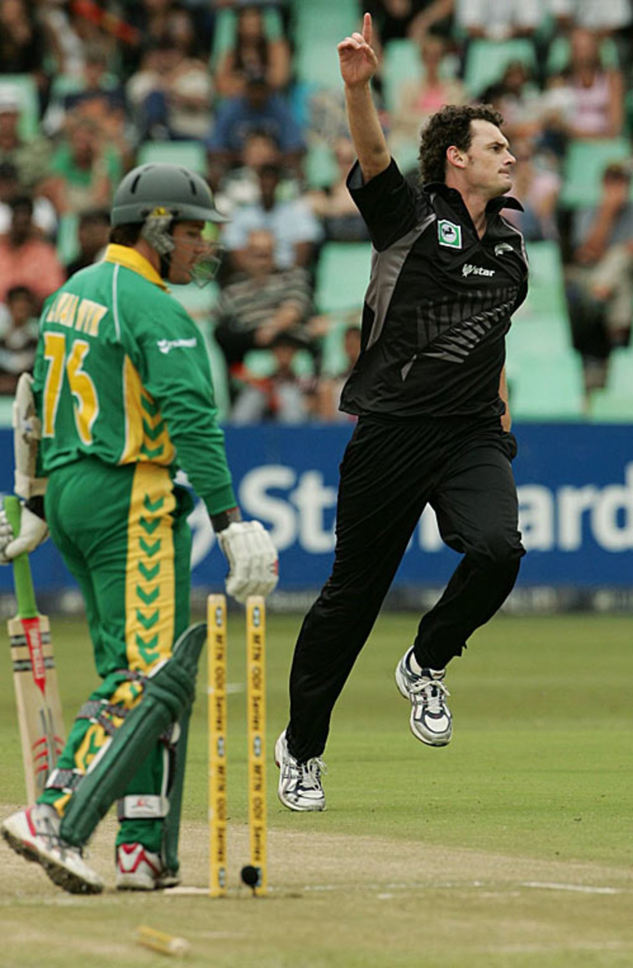 Morne van Wyk is bowled by Kyle Mills, South Africa v New Zealand, 1st ODI, Durban, November 25, 2007