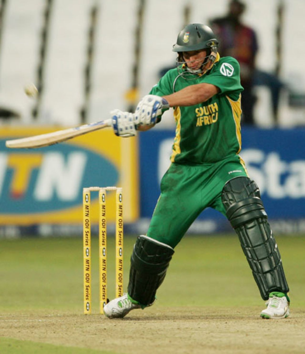 Andre Nel: not very elegant but effective, South Africa v New Zealand, 1st ODI, Durban, November 25, 2007