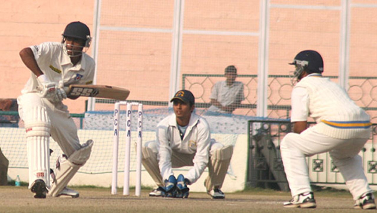 Tanmay Srivastava gets into position during his 66, Punjab v Uttar Pradesh, Ranji Trophy Super League, Group B, 3rd round, 4th day, Mohali, November 26, 2007