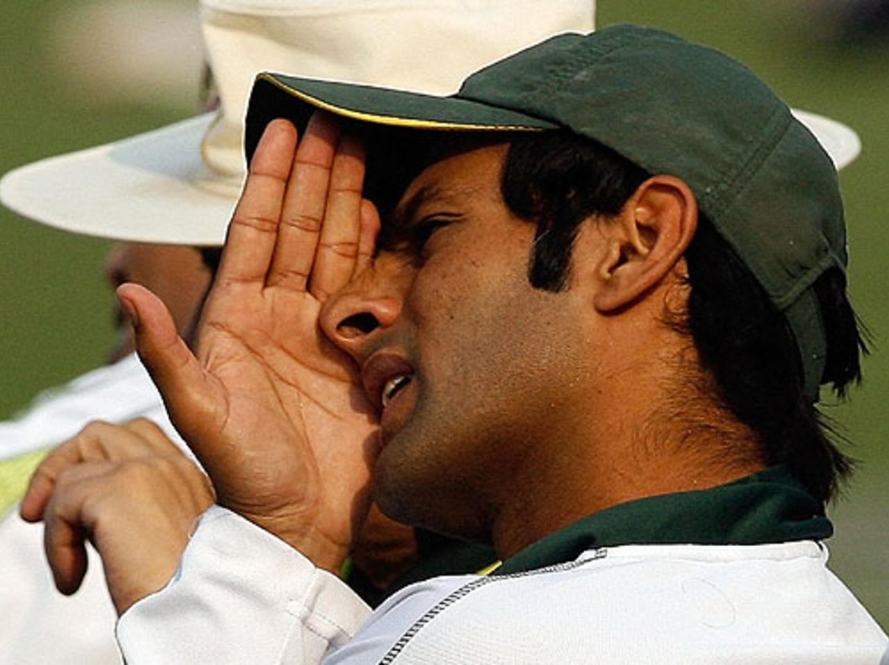 Shoaib Malik, the Pakistan captain, practises at Eden Gardens, Kolkata, November 28, 2007