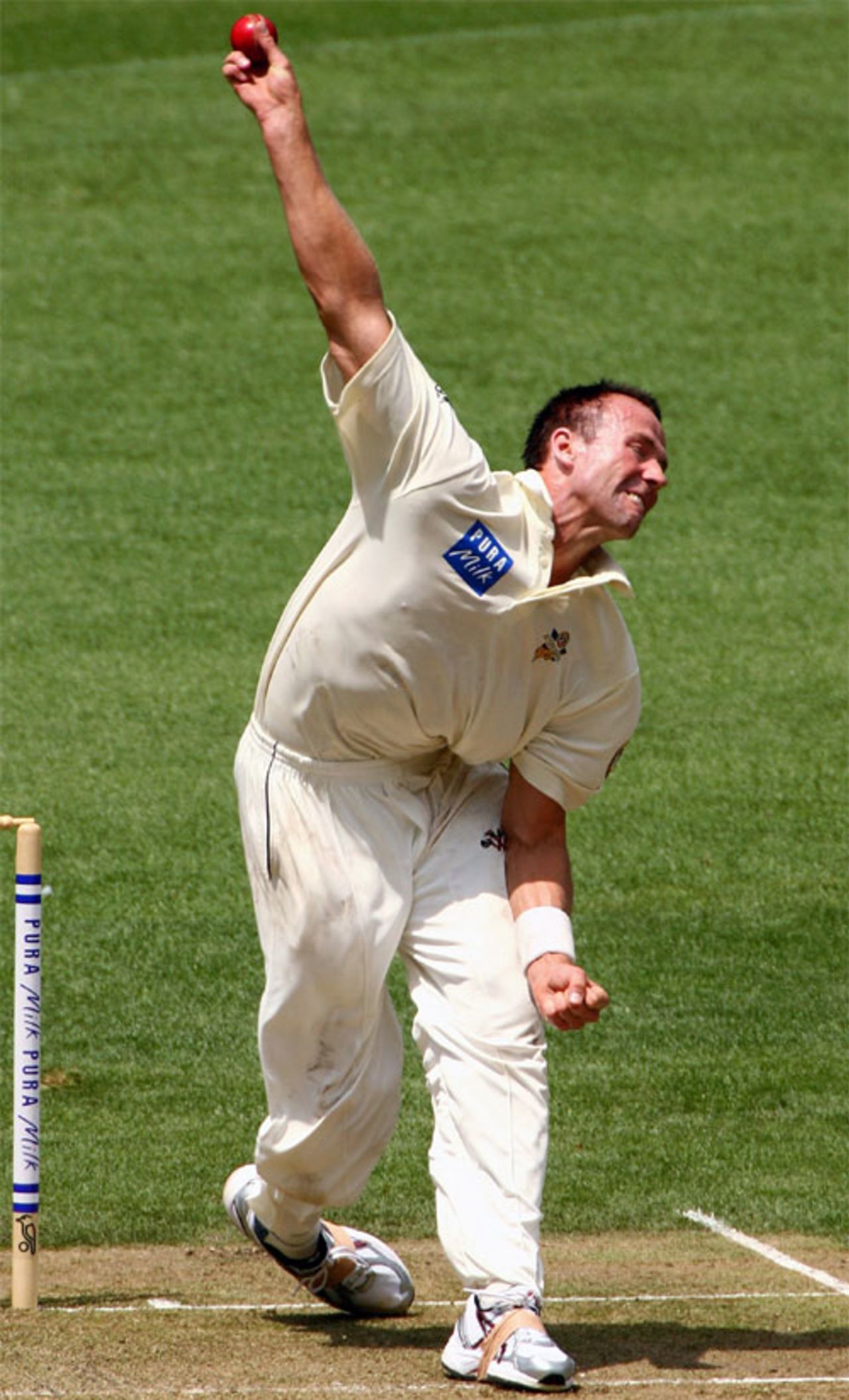 Gerard Denton picked up key top-order wickets on the opening day, Victoria v New South Wales, Pura Cup, Melbourne, November 30, 2007