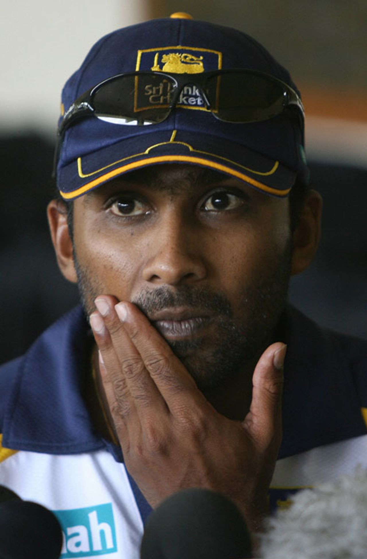 Mahela Jayawardene answers media questions on the eve of the opening Test, Sri Lanka v England, 1st Test, Kandy, November 30, 2007