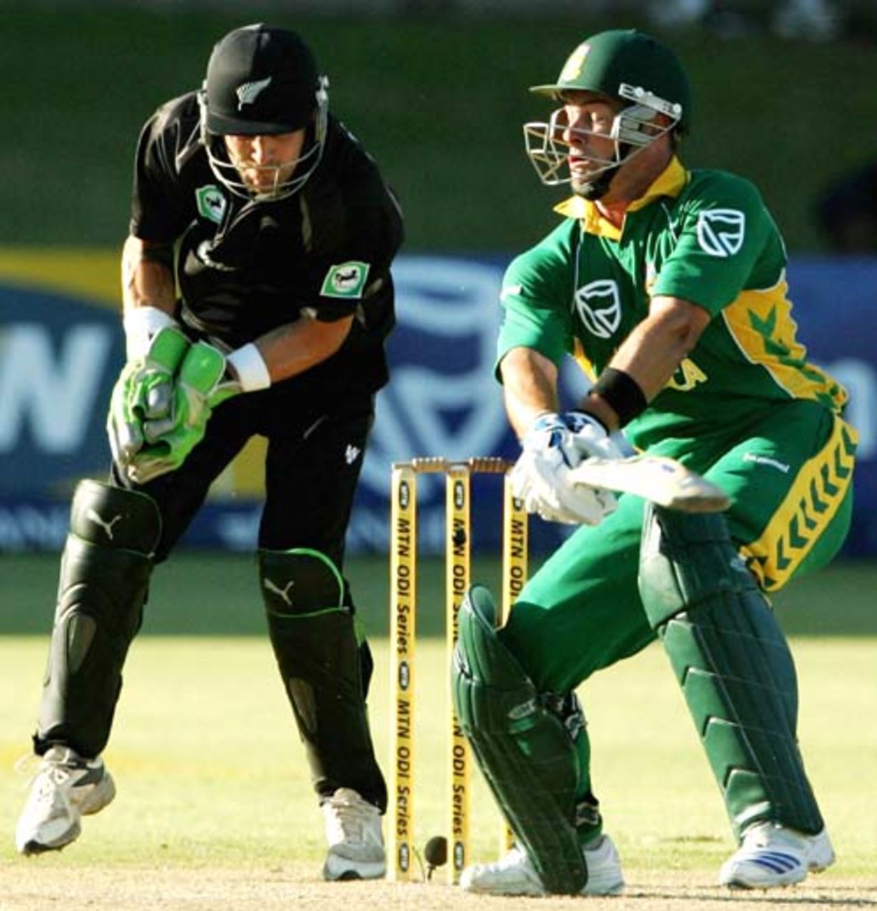 Mark Boucher's 90-run stand with Shaun Pollock led South Africa's recovery, South Africa v New Zealand, 2nd ODI, Port Elizabeth, November 30, 2007