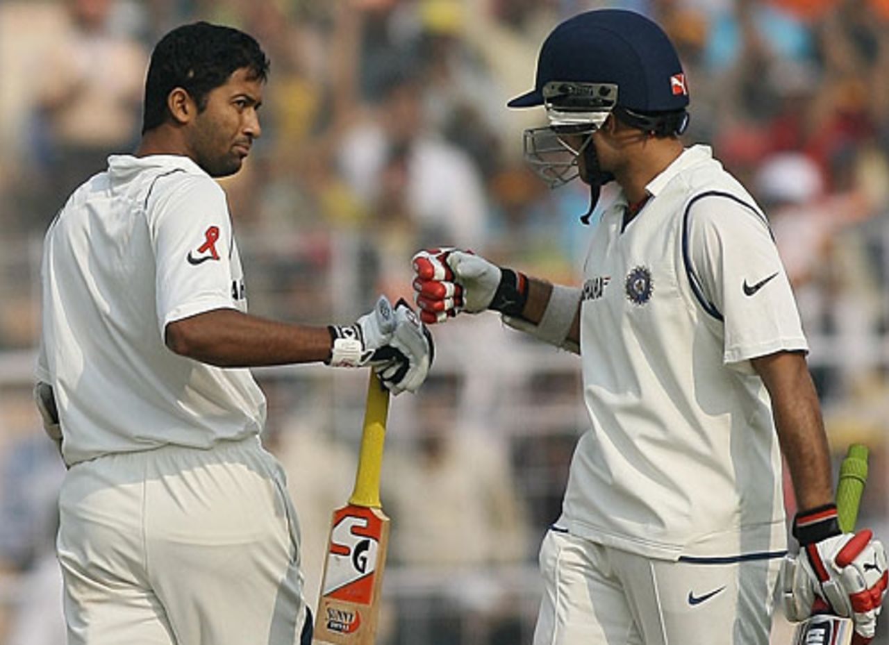 Sourav Ganguly congratulates Wasim Jaffer on reaching his double century, India v Pakistan, 2nd Test, Kolkata, 2nd day, December 1, 2007