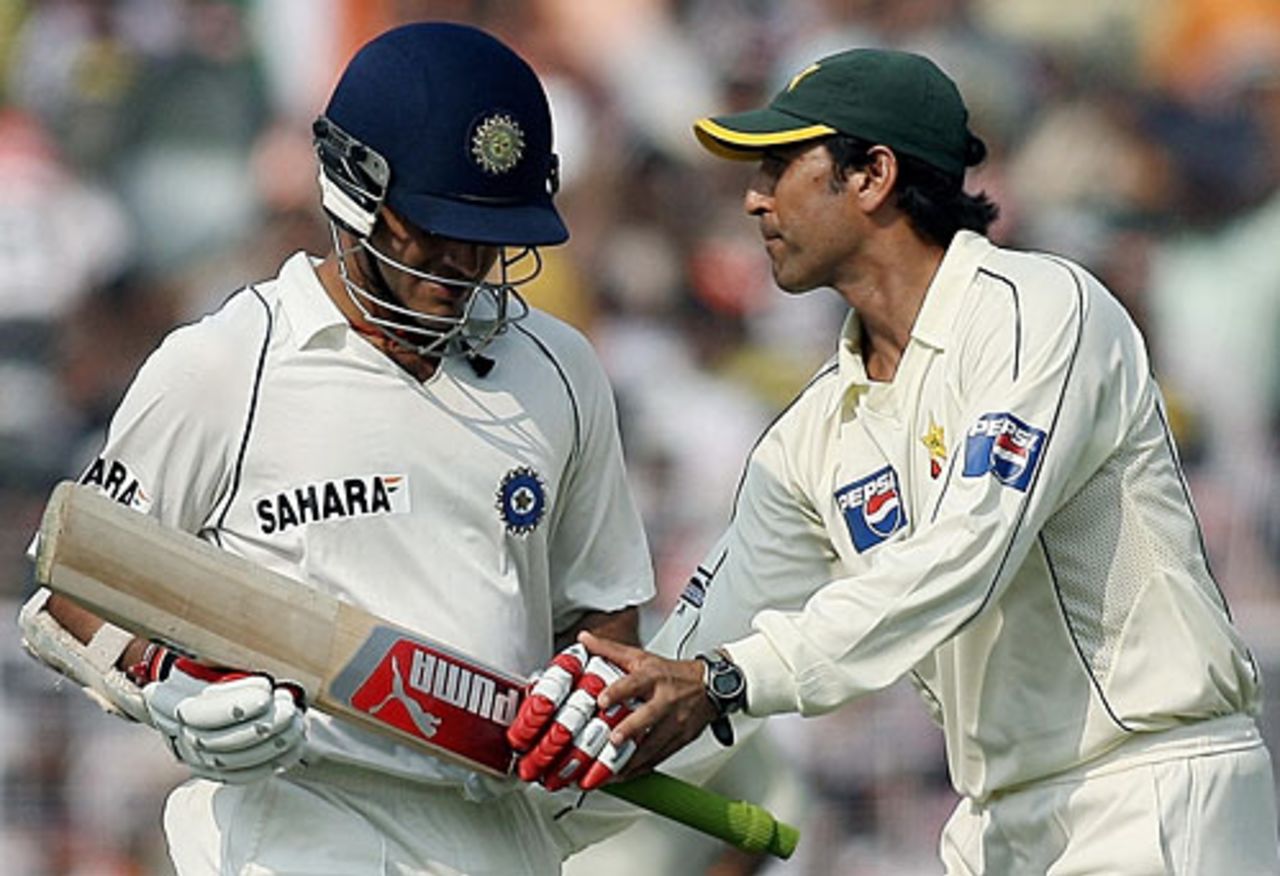Younis Khan congratulates Sourav Ganguly on his hundred, India v Pakistan, 2nd Test, Kolkata, 2nd day, December 1, 2007