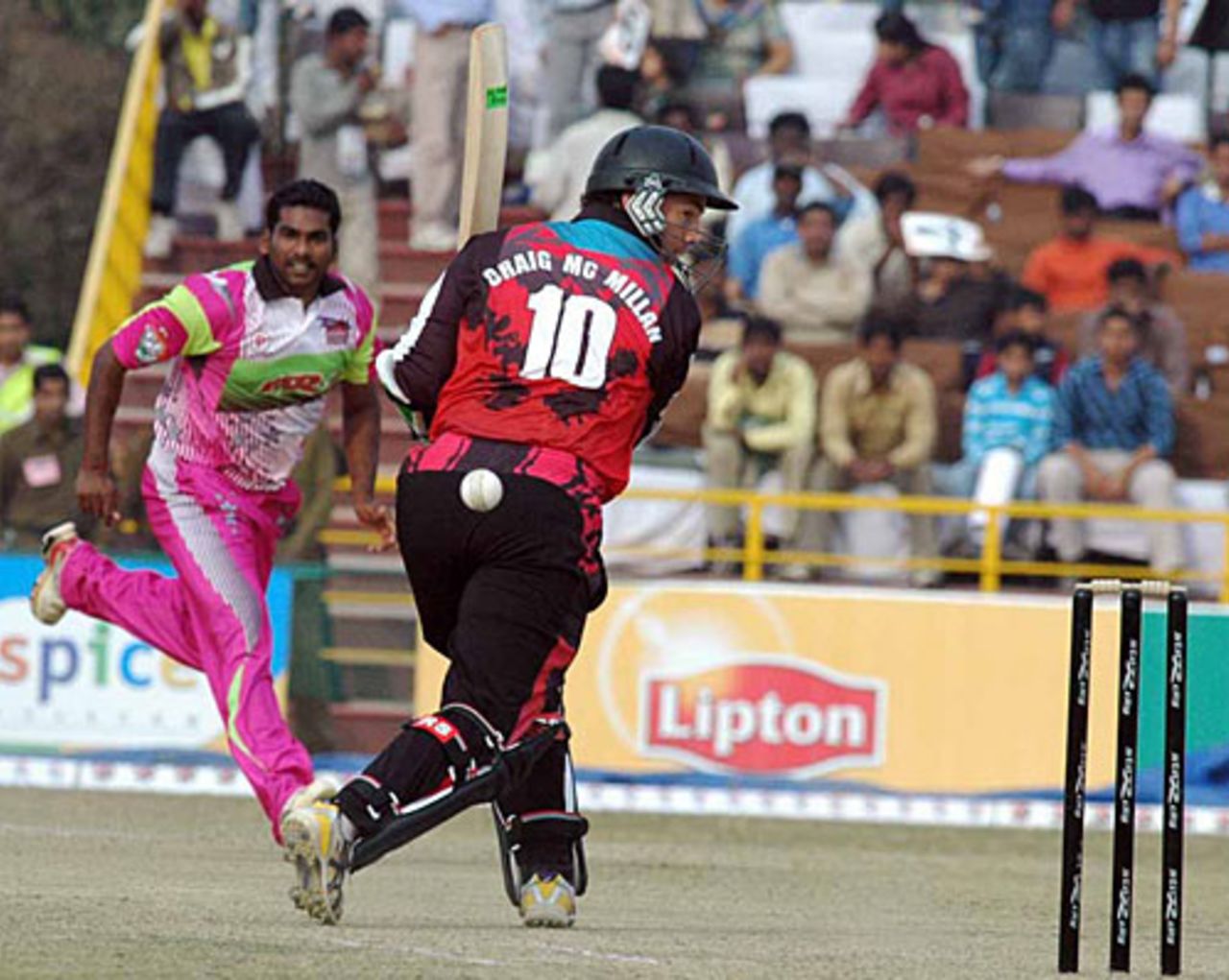 Craig McMillan inside-edges the ball to behind the wicket, Chennai Superstars v Kolkata Tigers, Indian Cricket League, December 1, 2007