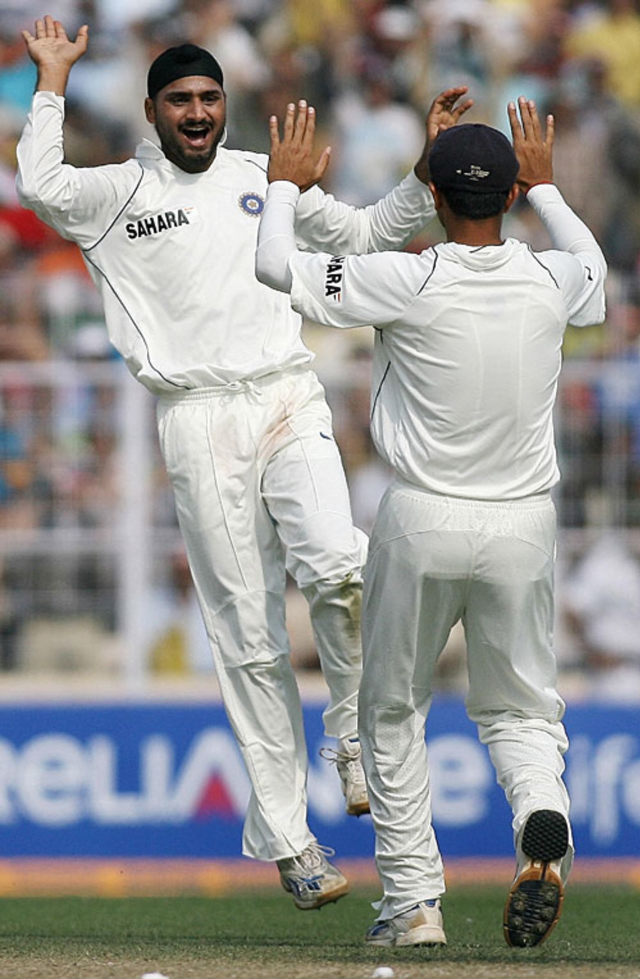 Harbhajan Singh bowled Mohammad Yousuf for six, India v Pakistan, 2nd Test, Kolkata, 3rd day, December 2, 2007