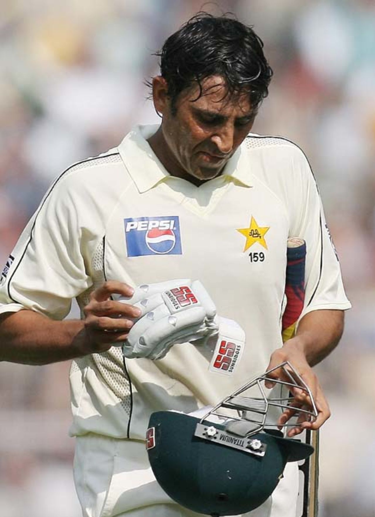 Younis Khan is dejected after falling to a loose shot, India v Pakistan, 2nd Test, Kolkata, 3rd day, December 2, 2007