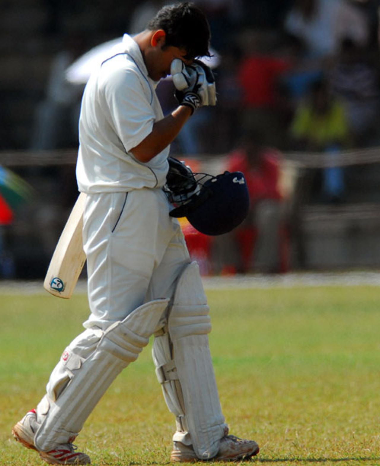 Rajasthan's Robin Bist is distraught at missing out on his century, Karnataka v Rajasthan, Ranji Trophy Super League, Group A, 4th round, 2nd day, Mysore, December 2, 2007