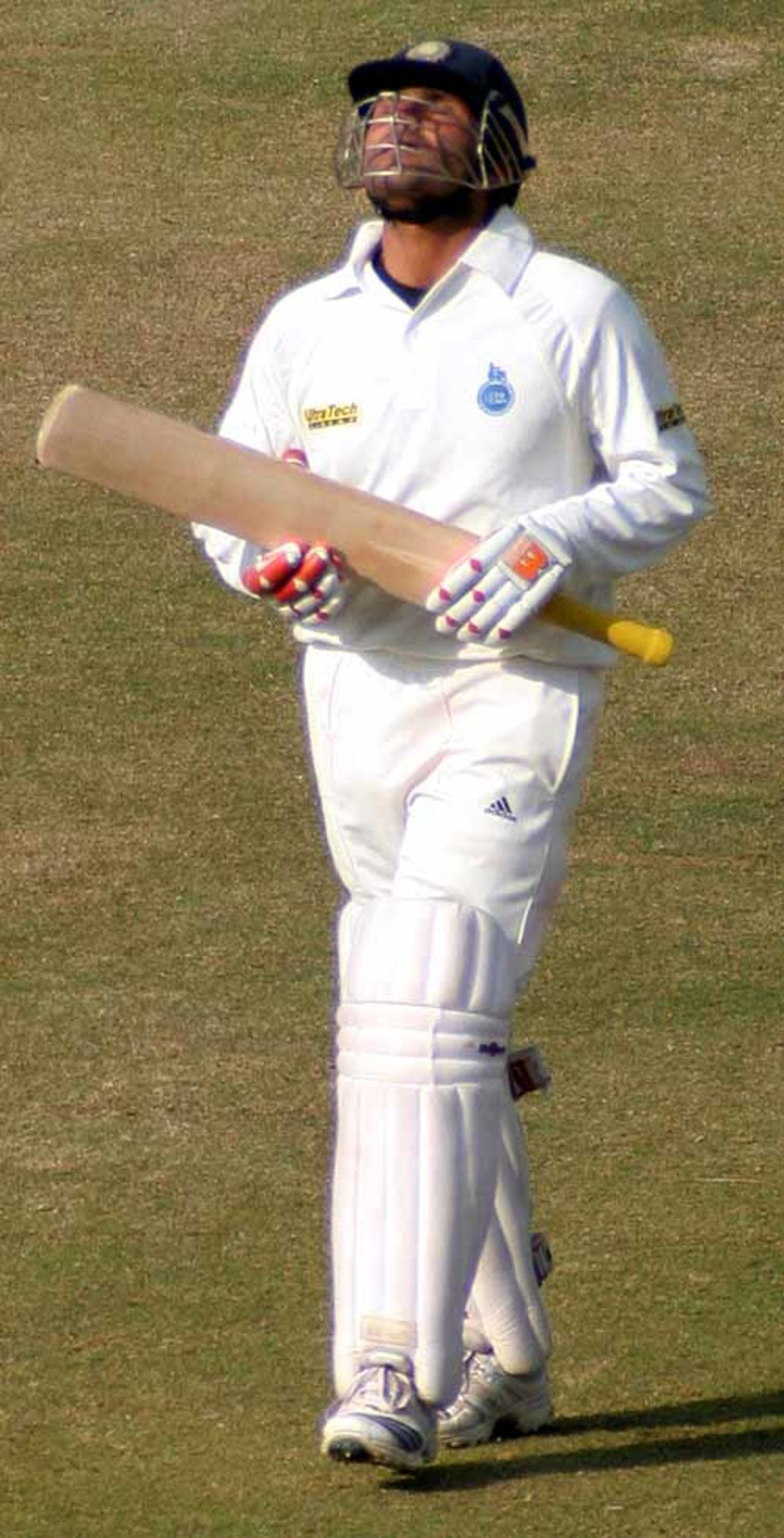 Virender Sehwag is disappointed after being dismissed for 9, Himachal Pradesh v Delhi, Ranji Trophy Super League, Group A, 4th round, 2nd day, Dharamsala, December 2, 2007