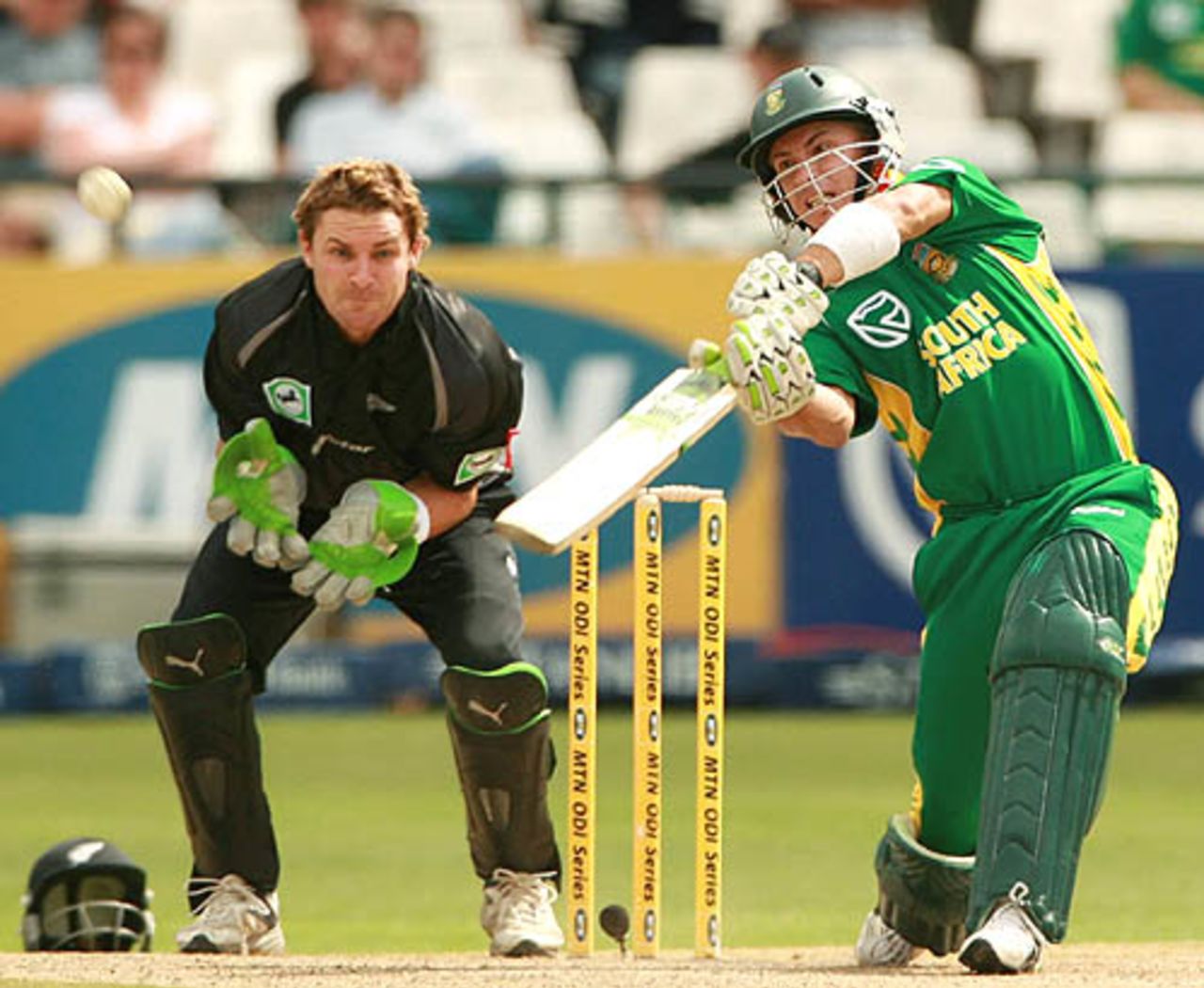 Herschelle Gibbs powers the ball through the off side, South Africa v New Zealand, 3rd ODI, Cape Town, December 2, 2007