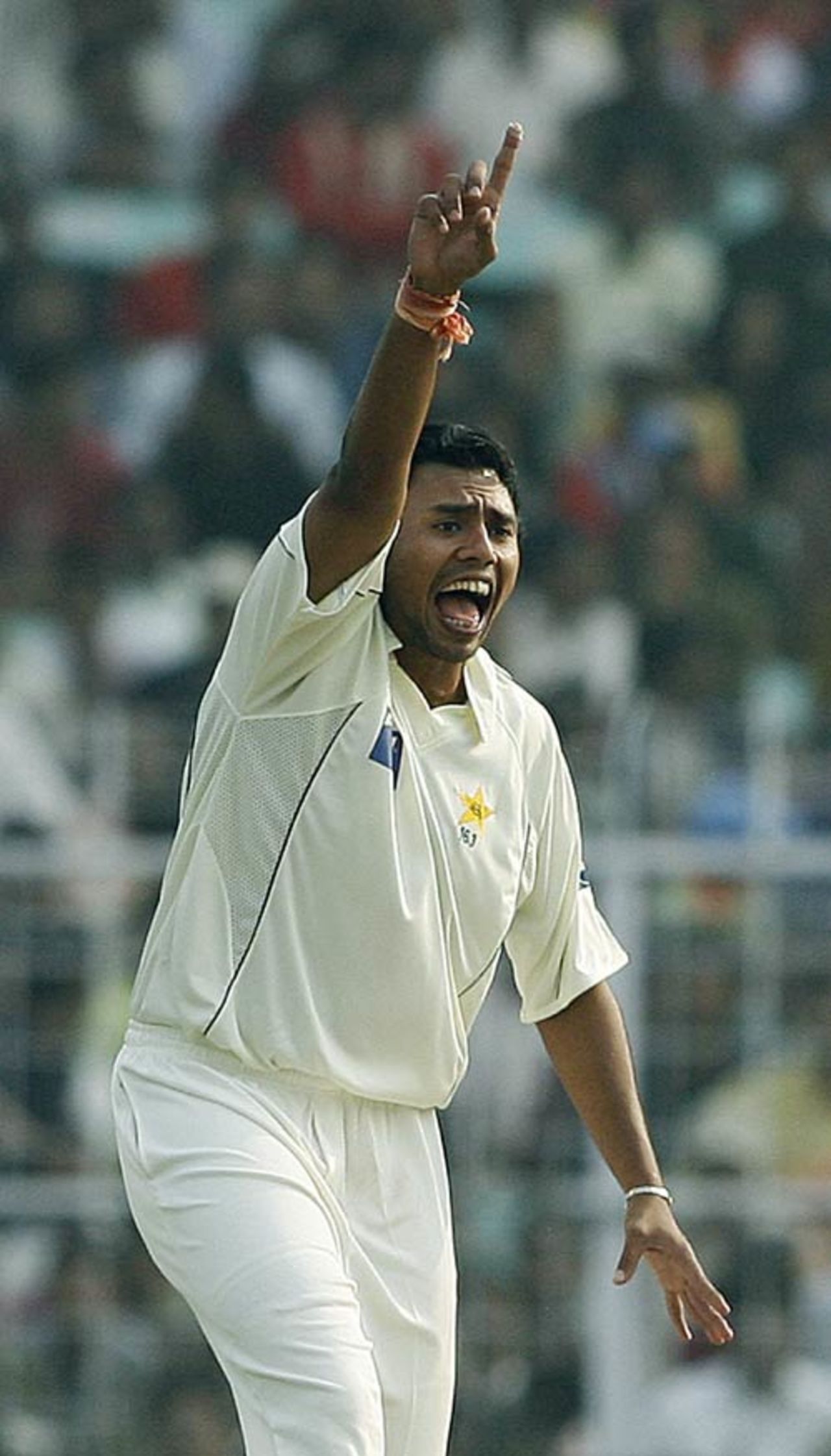 Danish Kaneria dismissed the Indian openers, India v Pakistan, 2nd Test, Kolkata, 4th day, December 3, 2007