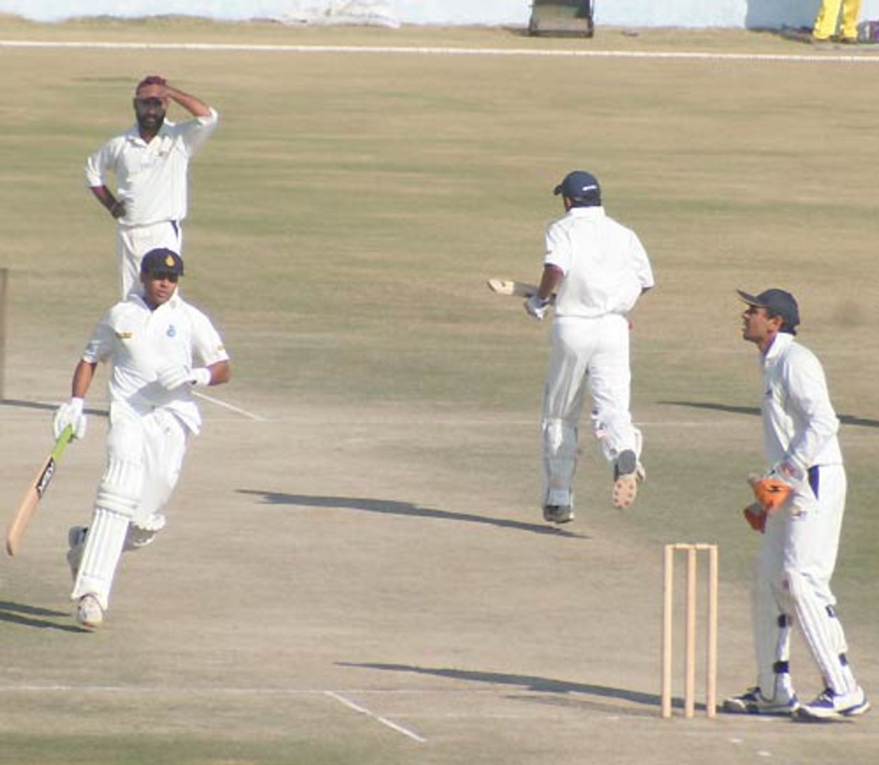 Gautam Gambhir and Aakash Chopra take a single during their 230-run second wicket stand, Himachal Pradesh v Delhi, Ranji Trophy Super League, 4th round, 3rd day, Dharamsala, December 3, 2007