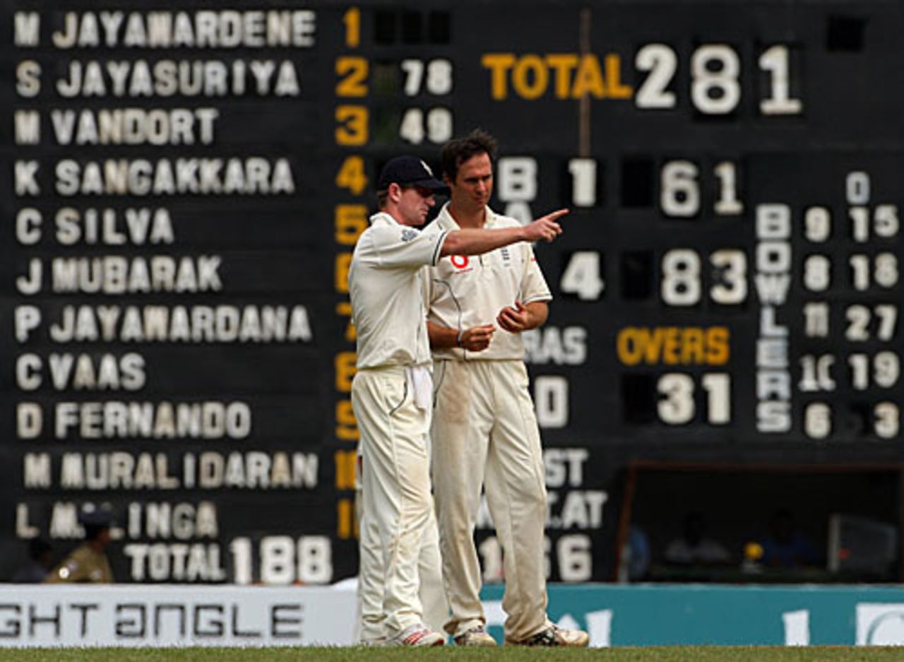Paul Collingwood and Michael Vaughan ponder their options, Sri Lanka v England, 1st Test, Kandy, December 4, 2007
