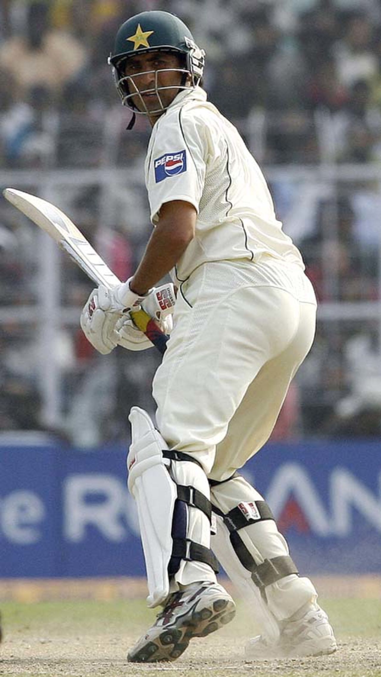 Younis Khan guides one fine, India v Pakistan, 2nd Test, Kolkata, 5th day, December 4, 2007