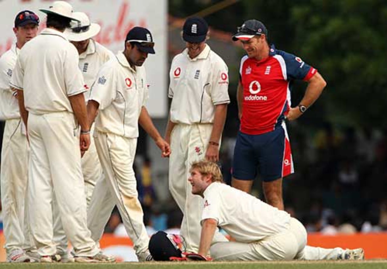 Matthew Hoggard struggled with his back on the fourth day, Sri Lanka v England, 1st Test, Kandy, December 4, 2007