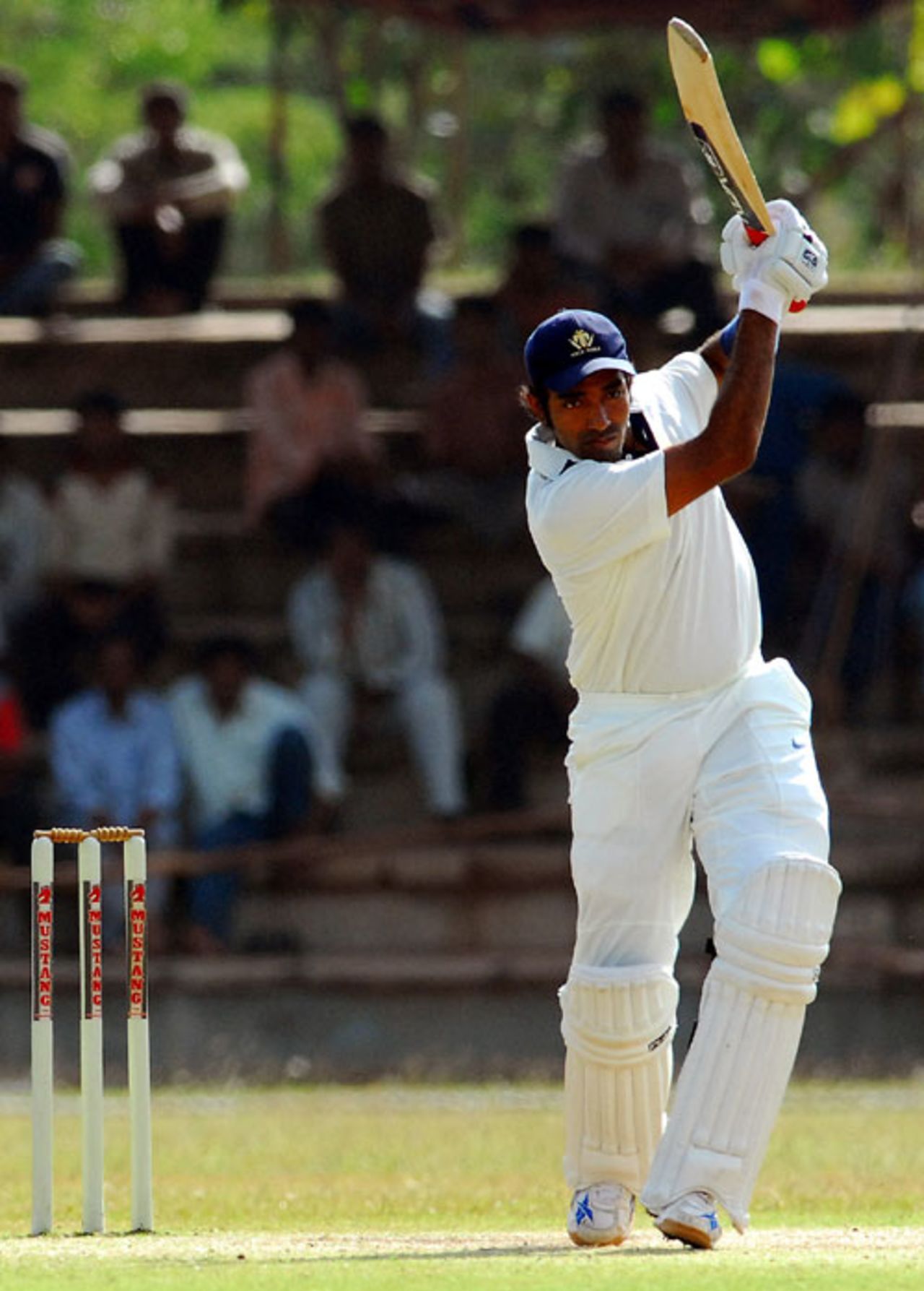 Robin Uthappa scored his second fifty of the match, Karnataka v Rajasthan, Ranji Trophy Super League, Group A, 4th round, 4th day, Mysore, December 4, 2007
