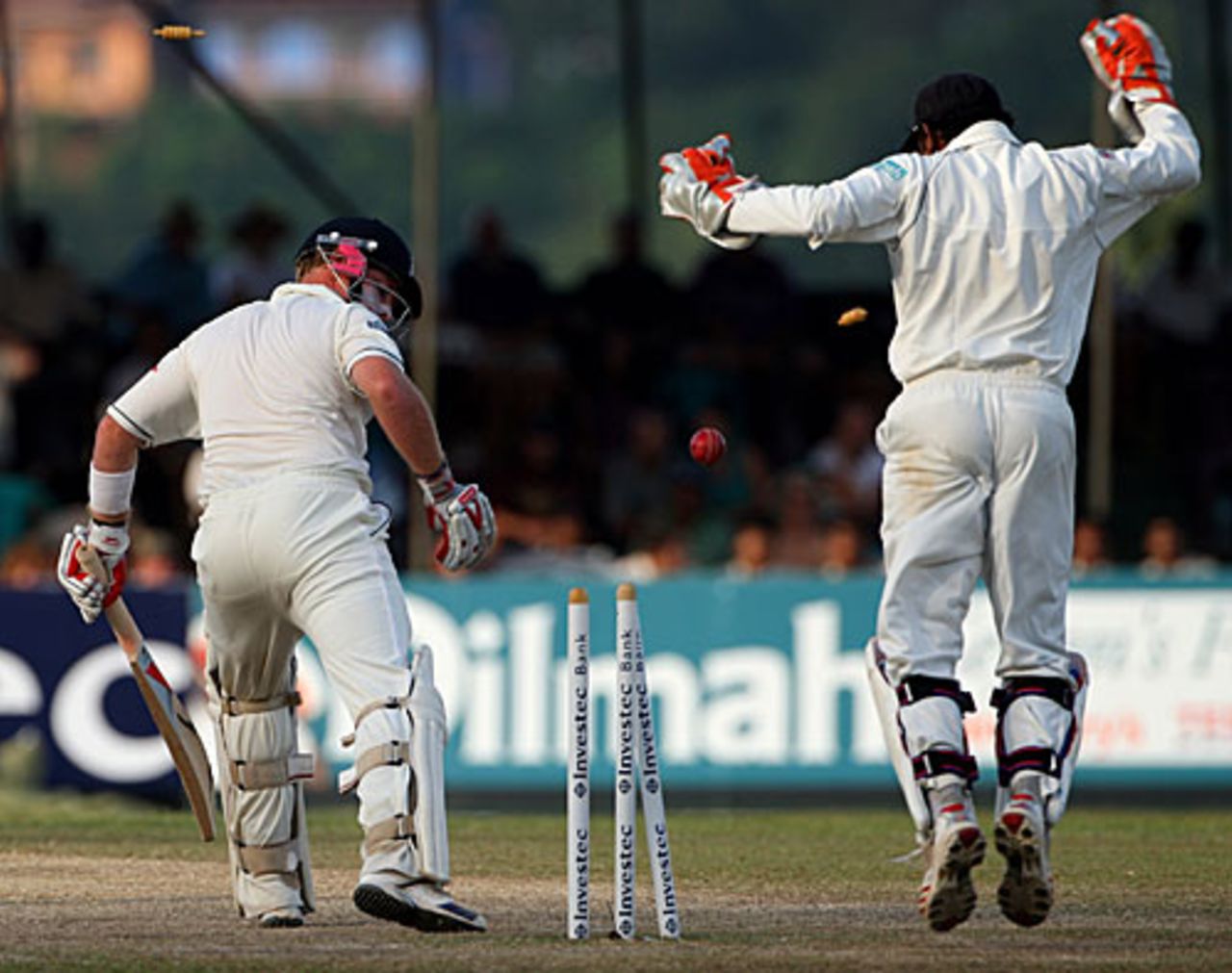 Ian Bell is bowled by Muttiah Muralitharan as England crashed to defeat, Sri Lanka v England, 1st Test, Kandy, December 5, 2007