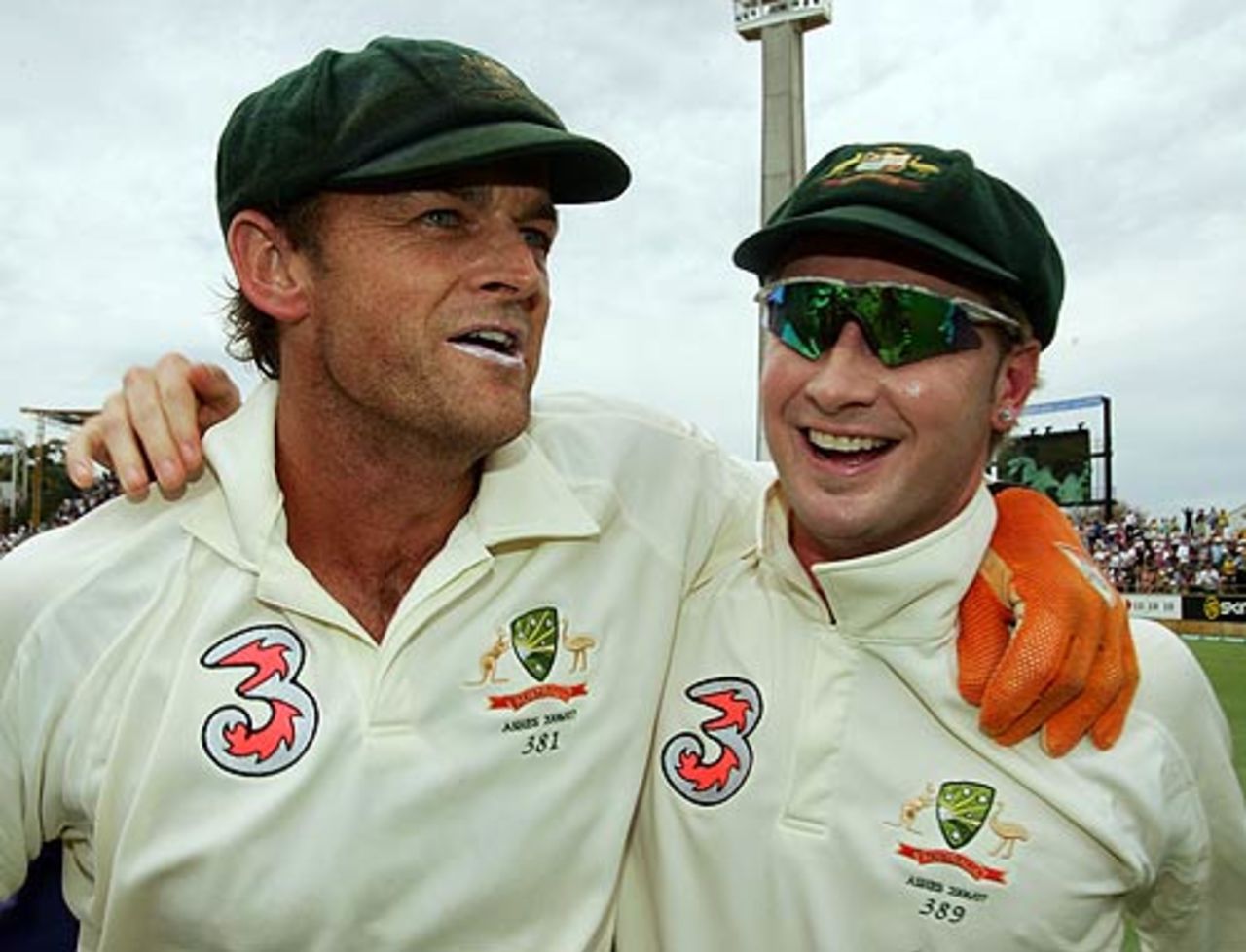 Adam Gilchrist and Michael Clarke celebrate regaining the Ashes, Australia v England, 3rd Test, Perth, December 18, 2006