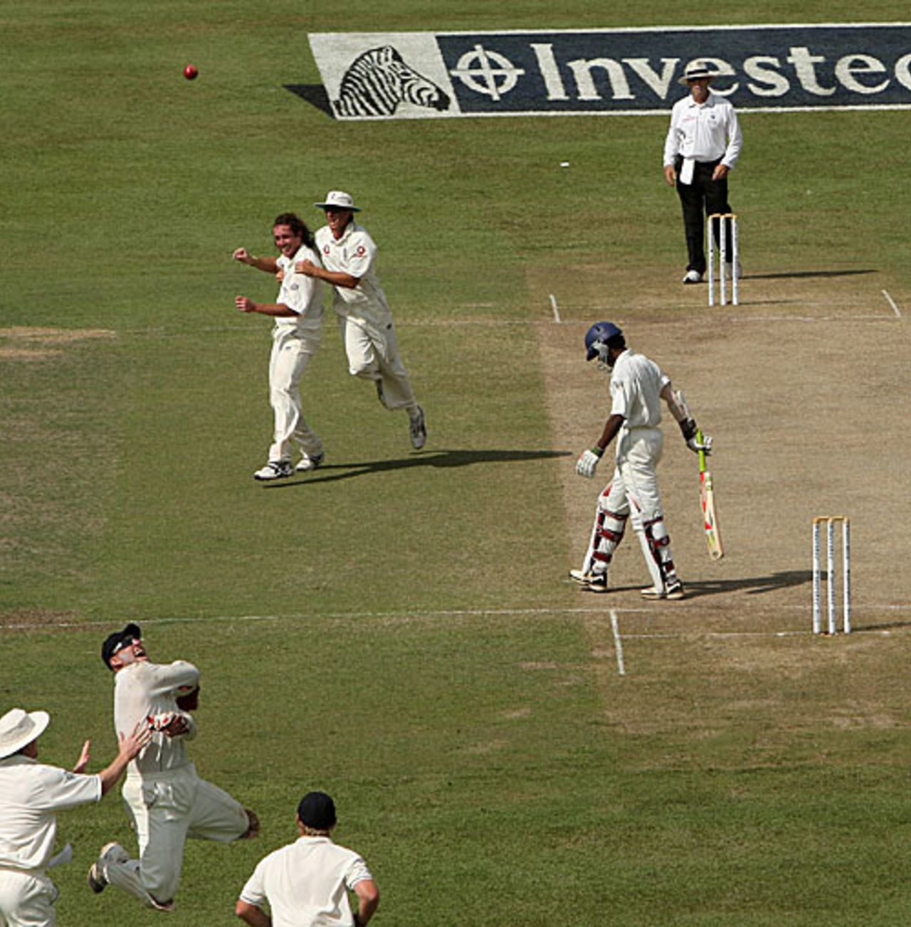Ryan Sidebottom celebrates the wicket of Upul Tharanga, caught by Matt Prior, Sri Lanka v England, 2nd Test, Colombo, December 10, 2007
