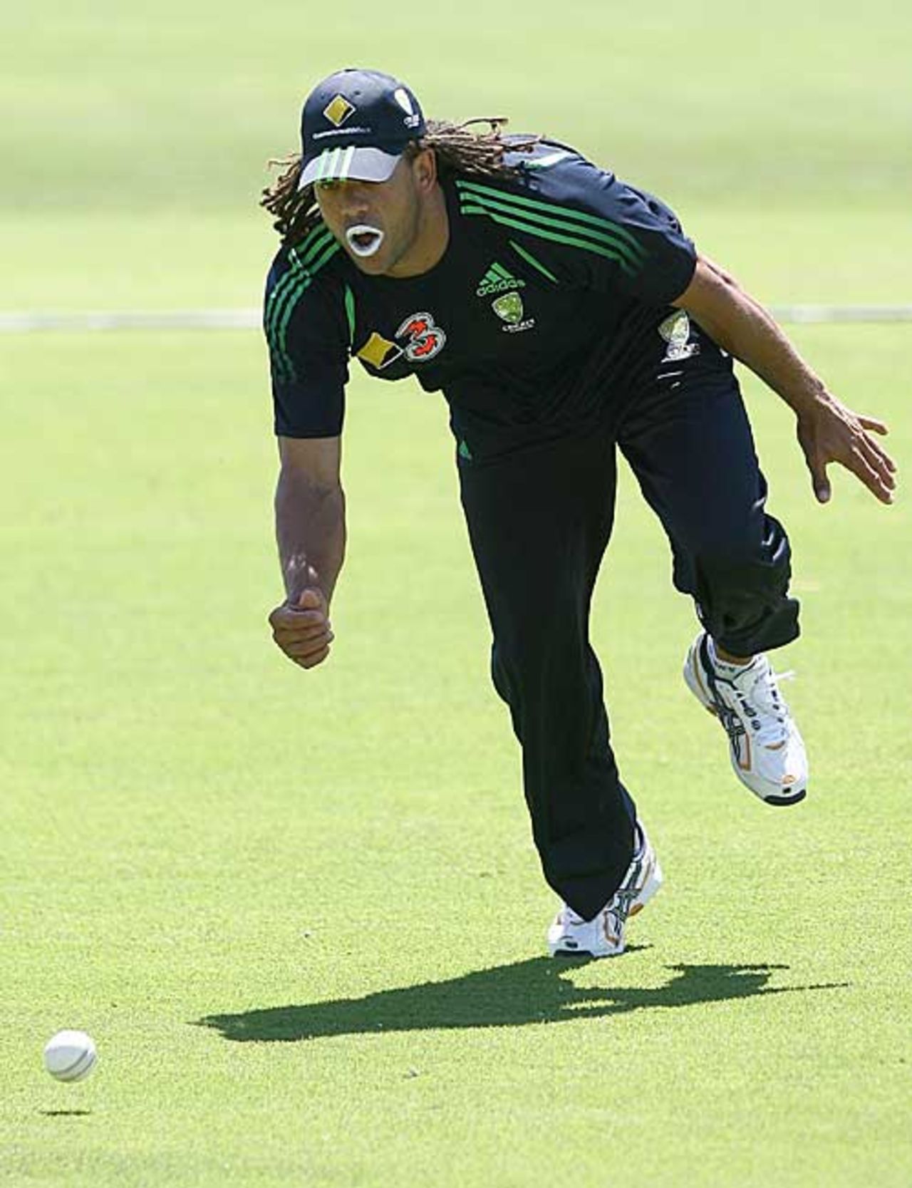 Andrew Symonds goes through the fielding drills ahead of the Twenty20 against New Zealand, Perth, December 10, 2007