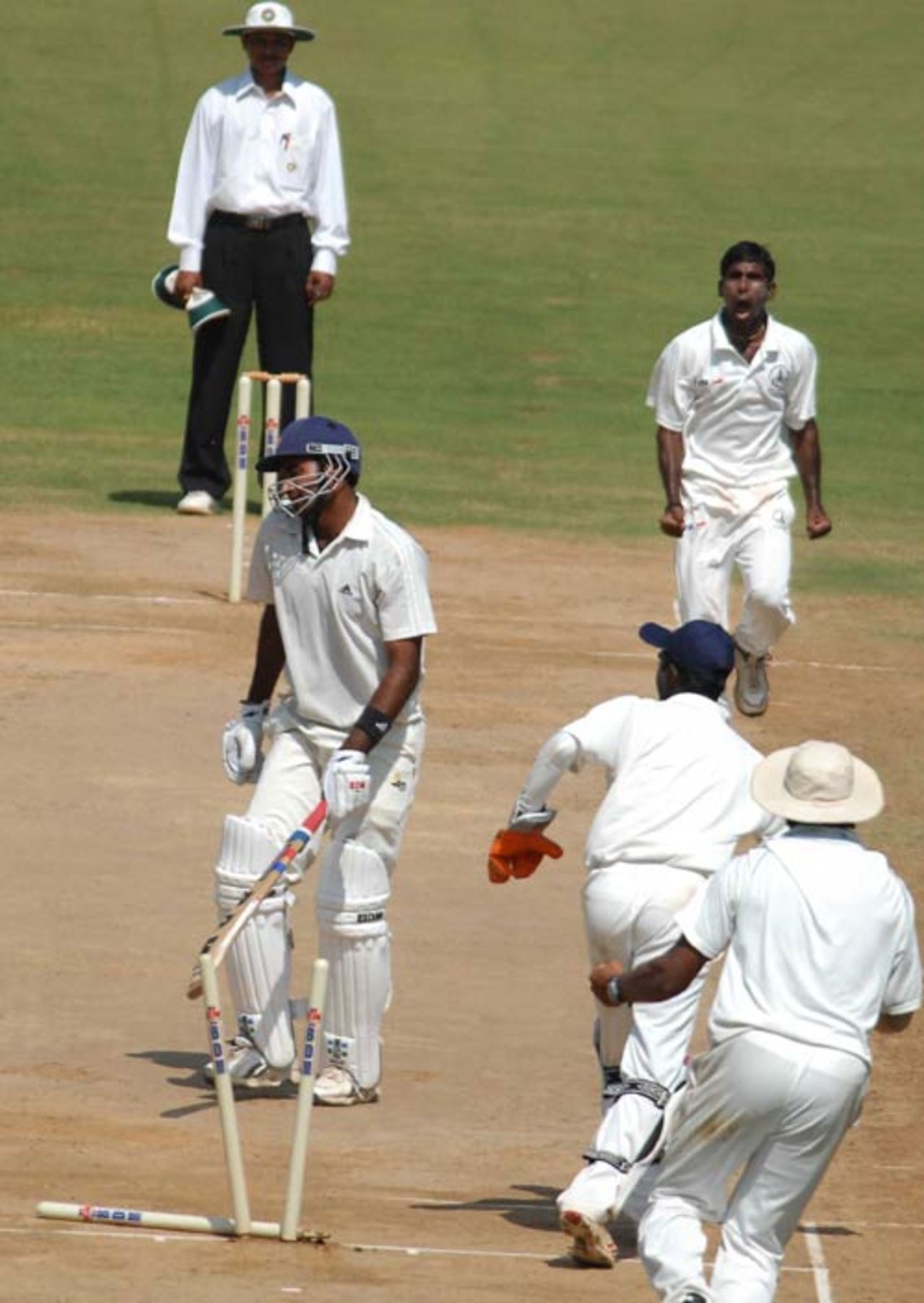 Paras Dogra is stumped by H Gopinath off the bowling of Chinnaswamy Suresh, Tamil Nadu v Himachal Pradesh, Ranji Trophy Super League, Group A, 5th round, Chennai, 2nd day, December 10, 2007 