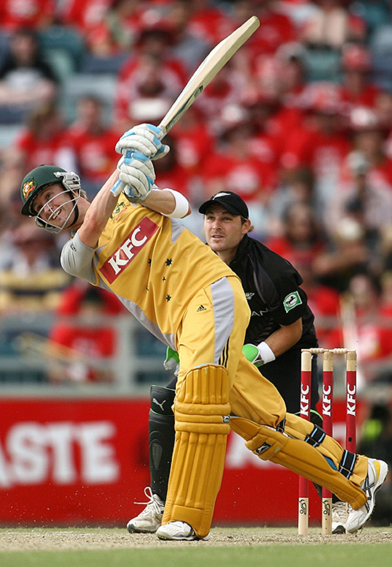Michael Clarke lofts one over the in-field,Australia v New Zealand, Twenty20 International, Perth, December 11, 2007 
