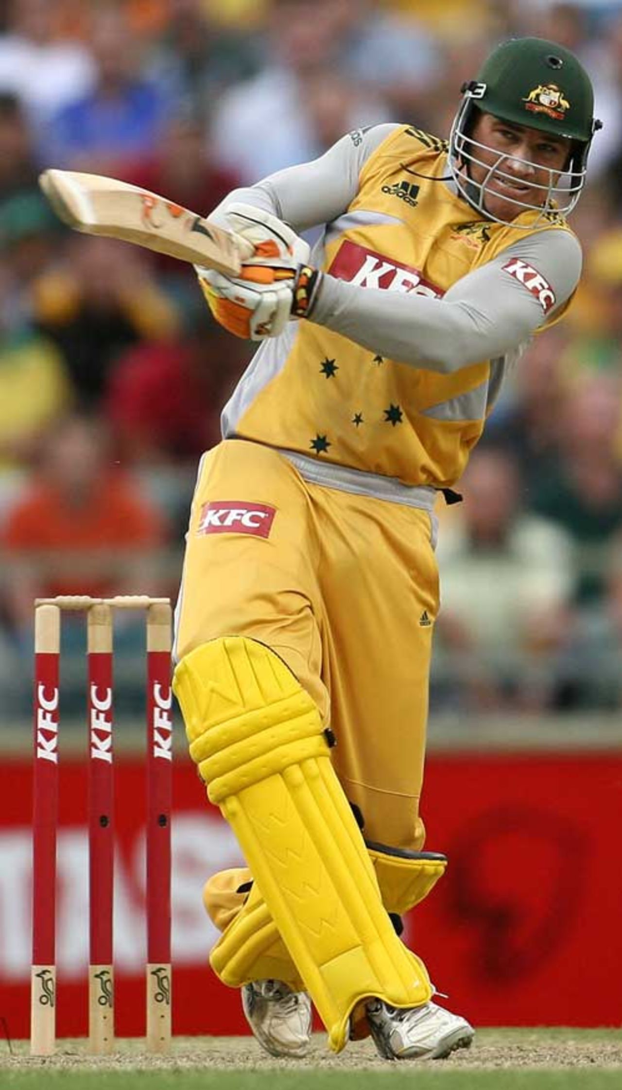 Luke Pomersbach hits out on his debut, Australia v New Zealand, Twenty20 International, Perth, December 11, 2007 
