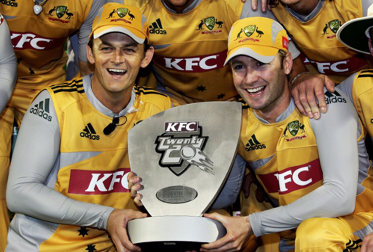 Adam Gilchrist and Michael Clarke pose with the trophy, Australia v New Zealand, Twenty20 International, Perth, December 11, 2007 
