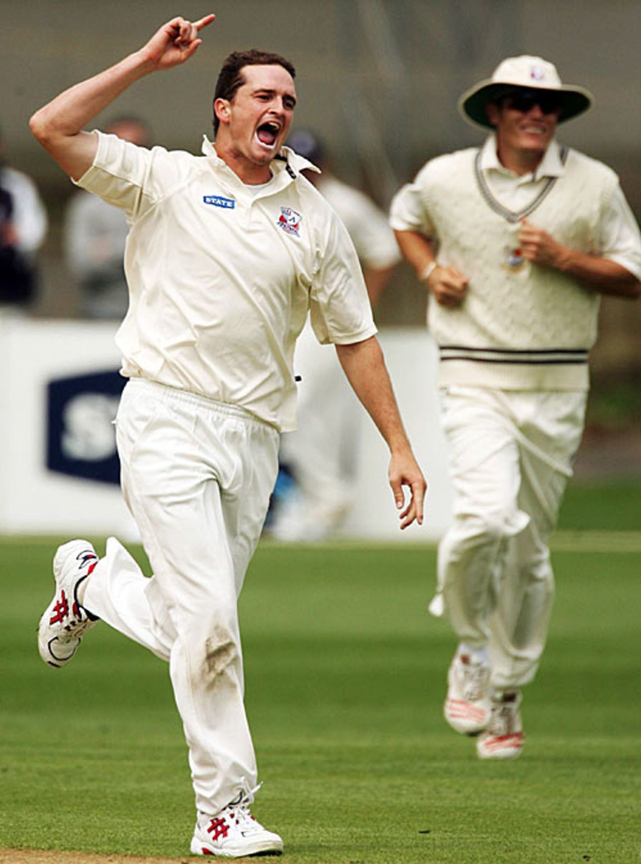 Lance Shaw celebrates a wicket, Auckland v Northern Districts, State Championship, Eden Park Outer Oval, December 12, 2007 
