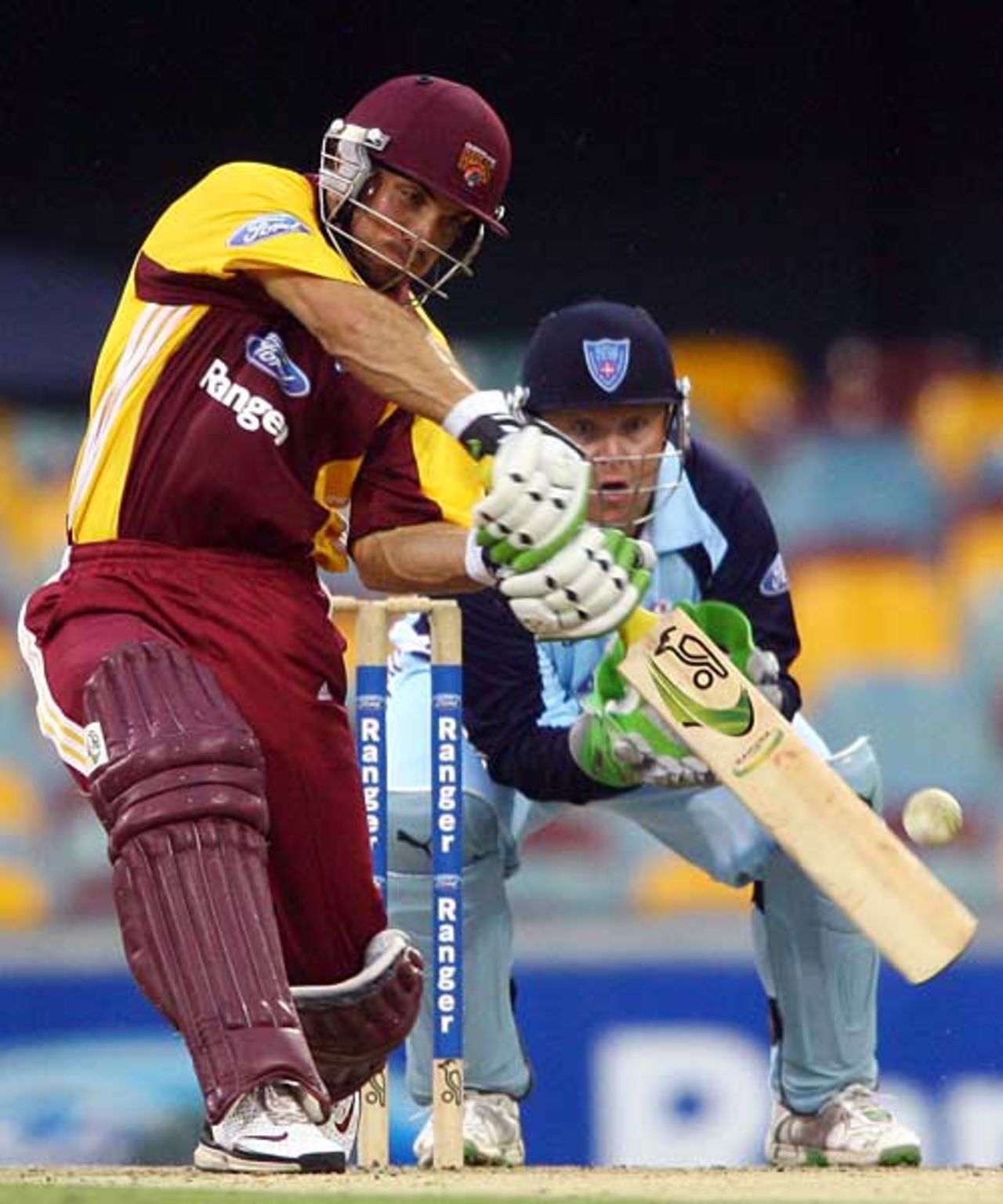 Chris Hartley drives after Queensland's early collapse, Queensland v New South Wales, FR Cup, Brisbane, December 12, 2007