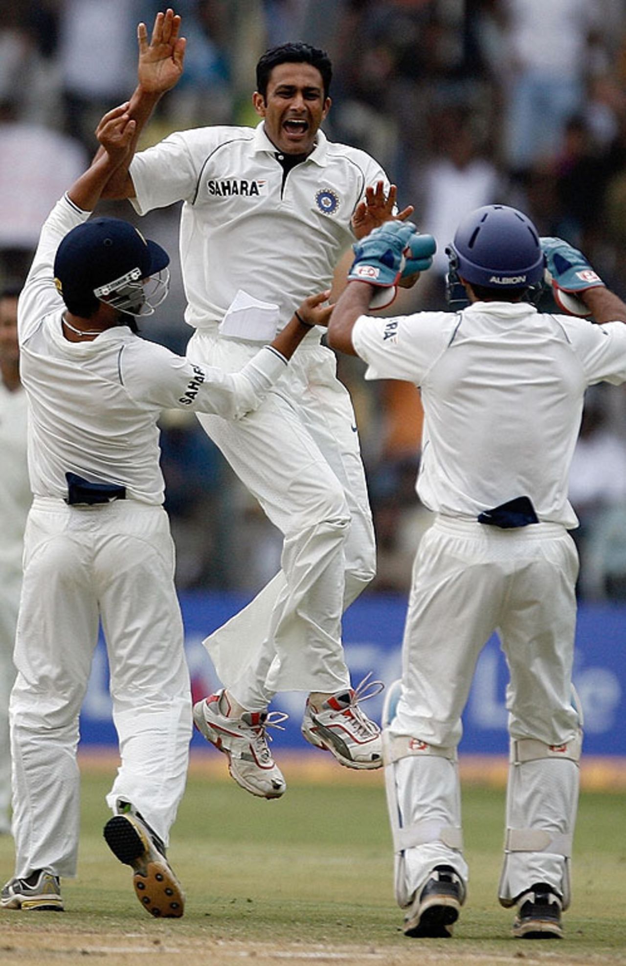 Anil Kumble twice got two wickets in an over, India v Pakistan, 3rd Test, Bangalore, 5th day, December 12, 2007 

