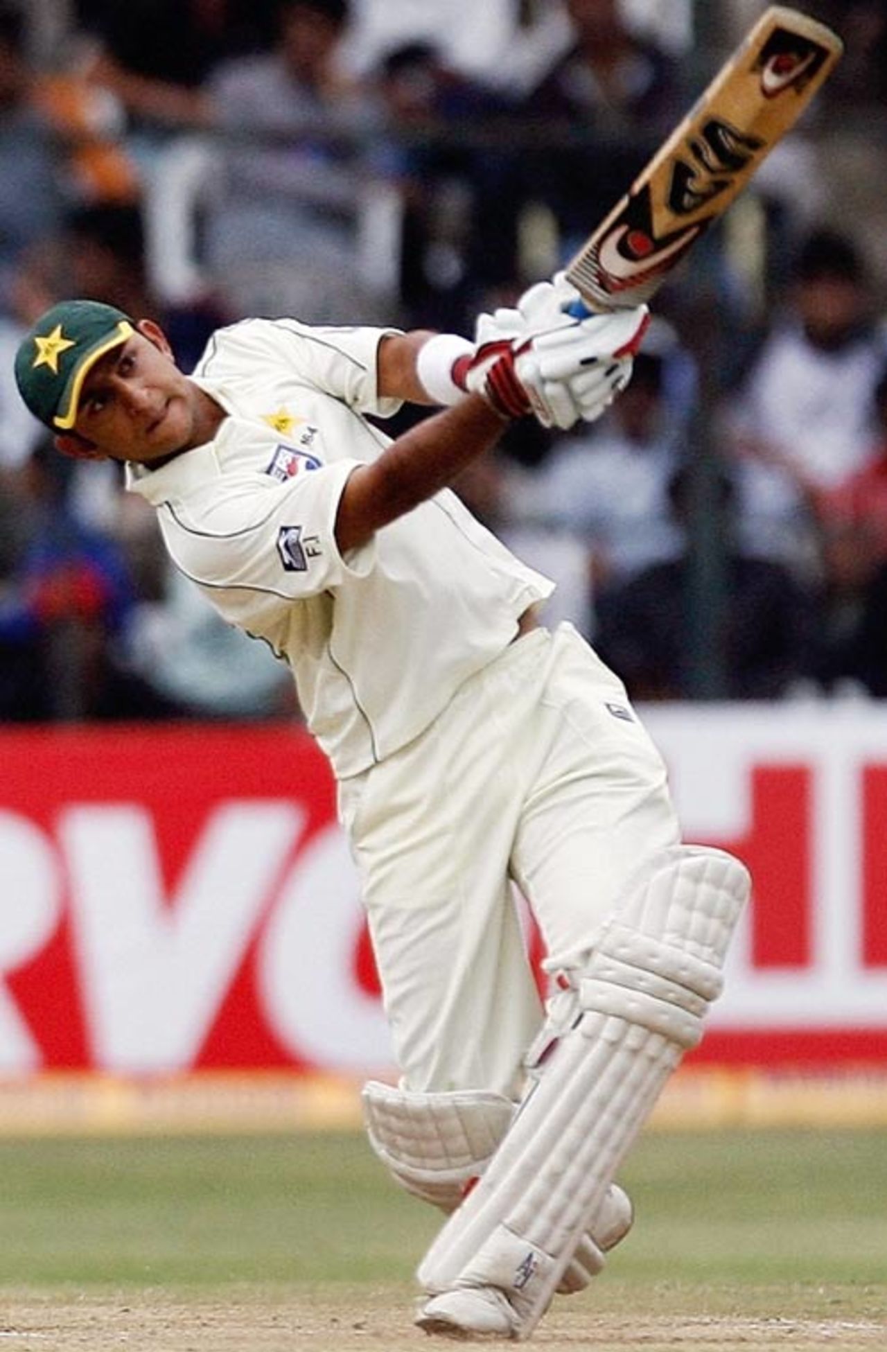 Faisal Iqbal scored a counterattacking half-century, India v Pakistan, 3rd Test, Bangalore, 5th day, December 12, 2007 

