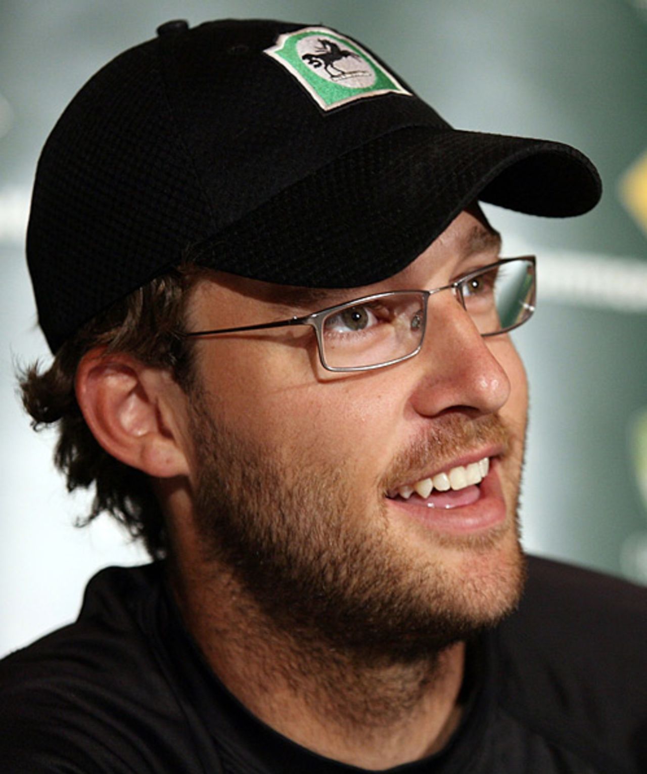 Daniel Vettori smiles at a press conference ahead of New Zealand's first one-dayer against Australia, Adelaide, December 13, 2007