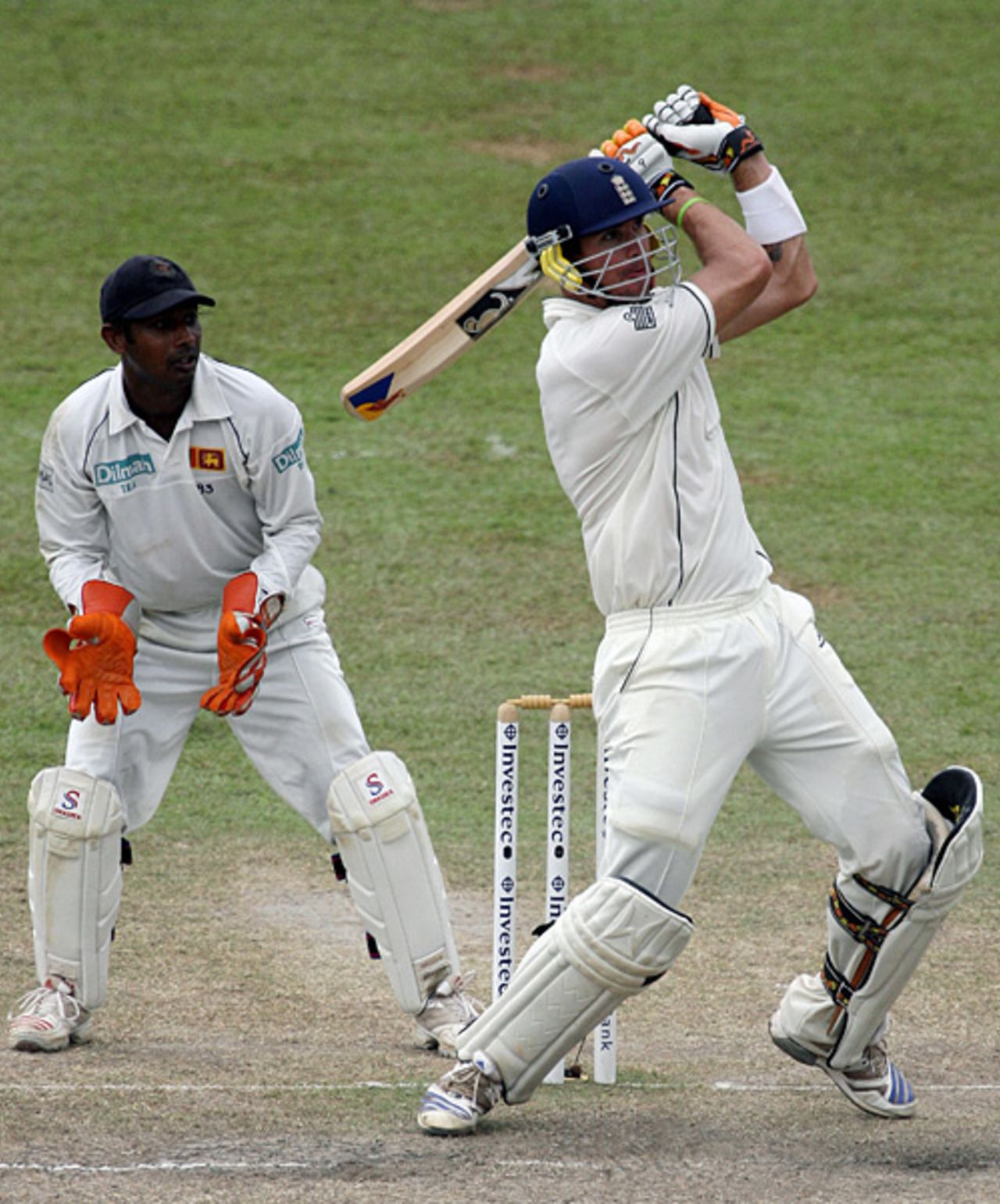Kevin Pietersen clobbers a six over midwicket, Sri Lanka v England, 2nd Test, Colombo, December 13, 2007