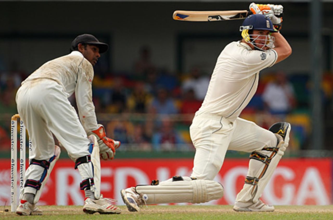 Kevin Pietersen cracks one through the covers, Sri Lanka v England, 2nd Test, Colombo, December 13, 2007