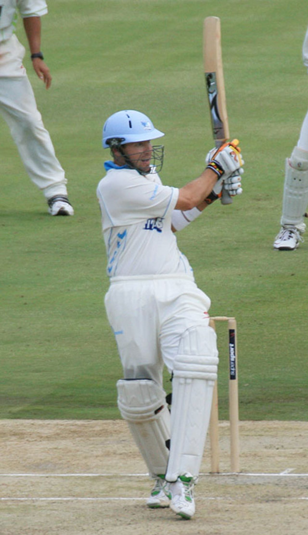 Martin van Jaarsveld pulls on his way to 84, Titans v Warriors at Centurion, December 13, 2007