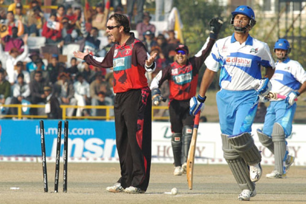 Craig McMillan appeals as Abbas Ali is caught short of his crease, Delhi Jets v Kolkata Tigers, 3rd Place Playoff, Indian Cricket League, Panchkula, December 16, 2007 

