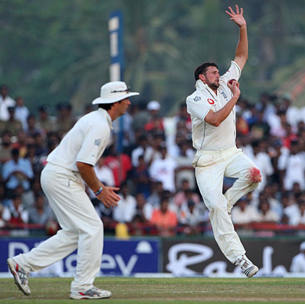 Michael Vaughan watches Steve Harmison roar into bowl, Sri Lanka v England, 3rd Test, Galle, December 18, 2007