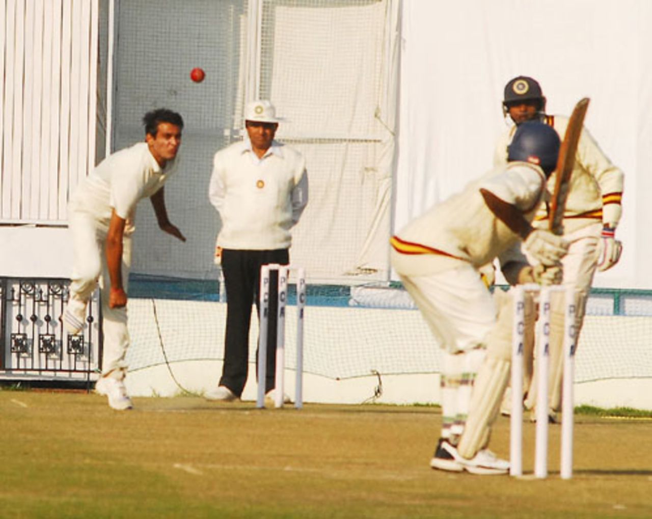 Siddarth Kaul, who took 5 for 79, seen in his delivery stride, Punjab v Orissa, Ranji Trophy Super League, Group A, 6th round, Chandigarh, 2nd day, December 18, 2007 