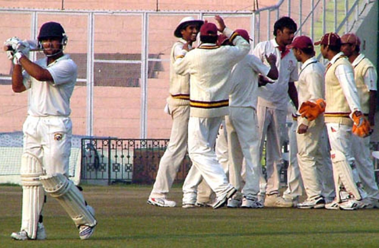 The Orissa team celebrate the wicket of Sunny Sohal, Punjab v Orissa, Ranji Trophy Super League, Group A, 6th round, Chandigarh, 3rd day, December 19, 2007 