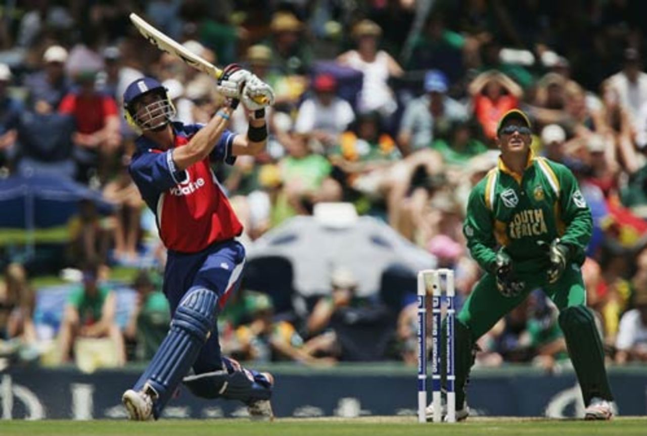 Kevin Pietersen smacks a six over midwicket, as he reaches his third century of the series, South Africa v England, 7th ODI, Centurion, February 13, 2005