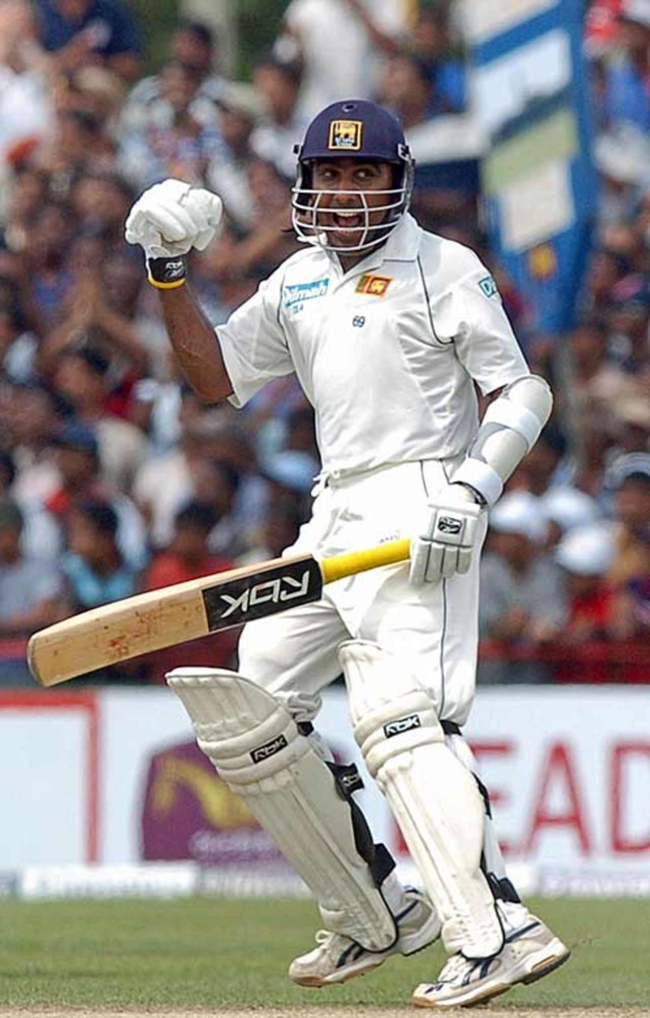 Mahela Jayawardene pumps the air after reaching his double century, Sri Lanka v England, 3rd Test, Galle, 3rd day, December 20, 2007