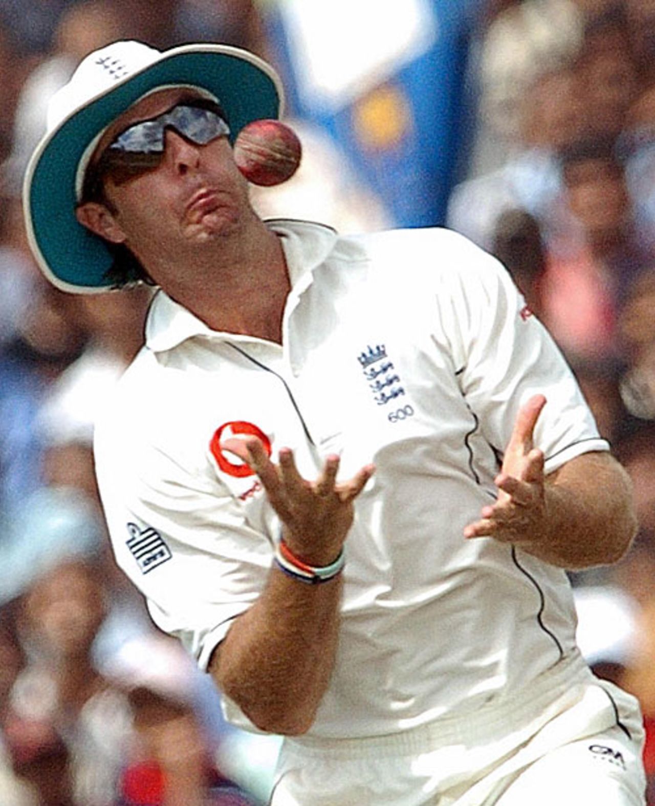 Michael Vaughan juggles a catch on the second attempt to dismiss Chaminda Vaas, Sri Lanka v England, 3rd Test, Galle, 3rd day, December 20, 2007