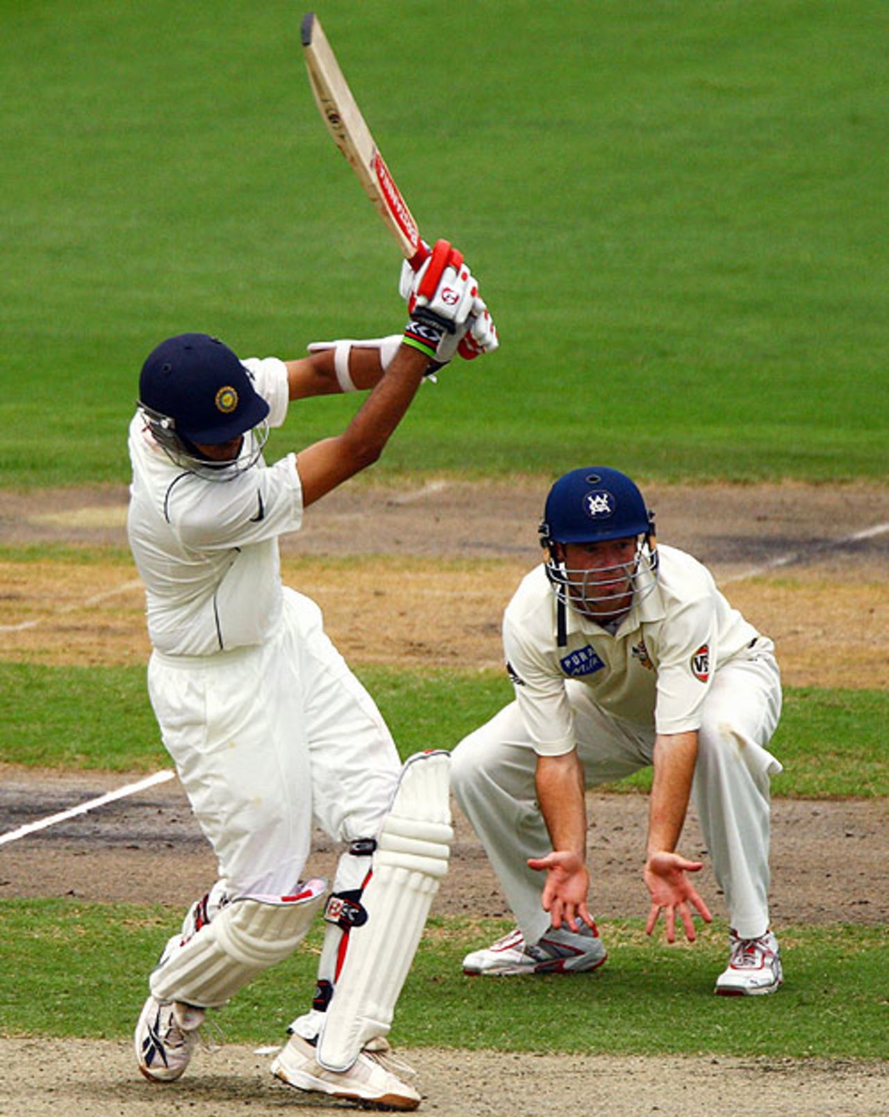 Rahul Dravid tries to hit out against the spinners, Victoria v Indians, tour match, Melbourne, 1st day, December 20, 2007