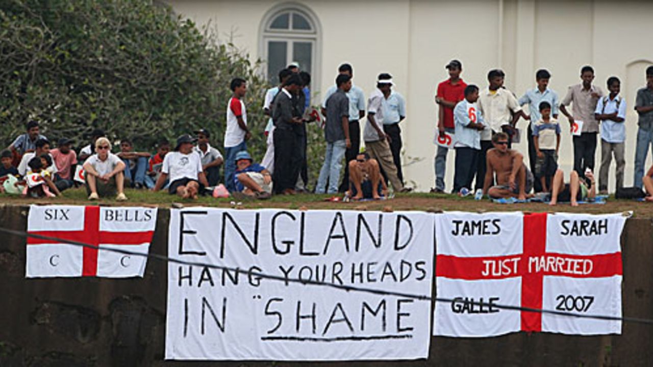 A banner at Galle reads "England: hang your heads in shame", Sri Lanka v England, 3rd Test, Galle, December 21, 2007