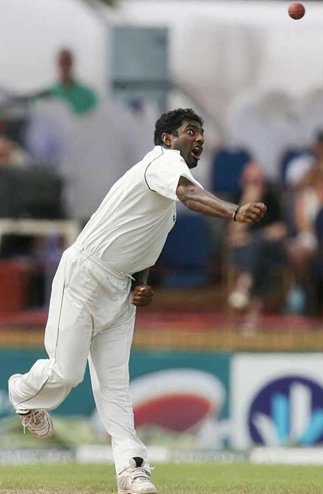 Muttiah Muralitharan caused havoc in England's middle order, Sri Lanka v England, 3rd Test, Galle, 5th day, December 22 2007