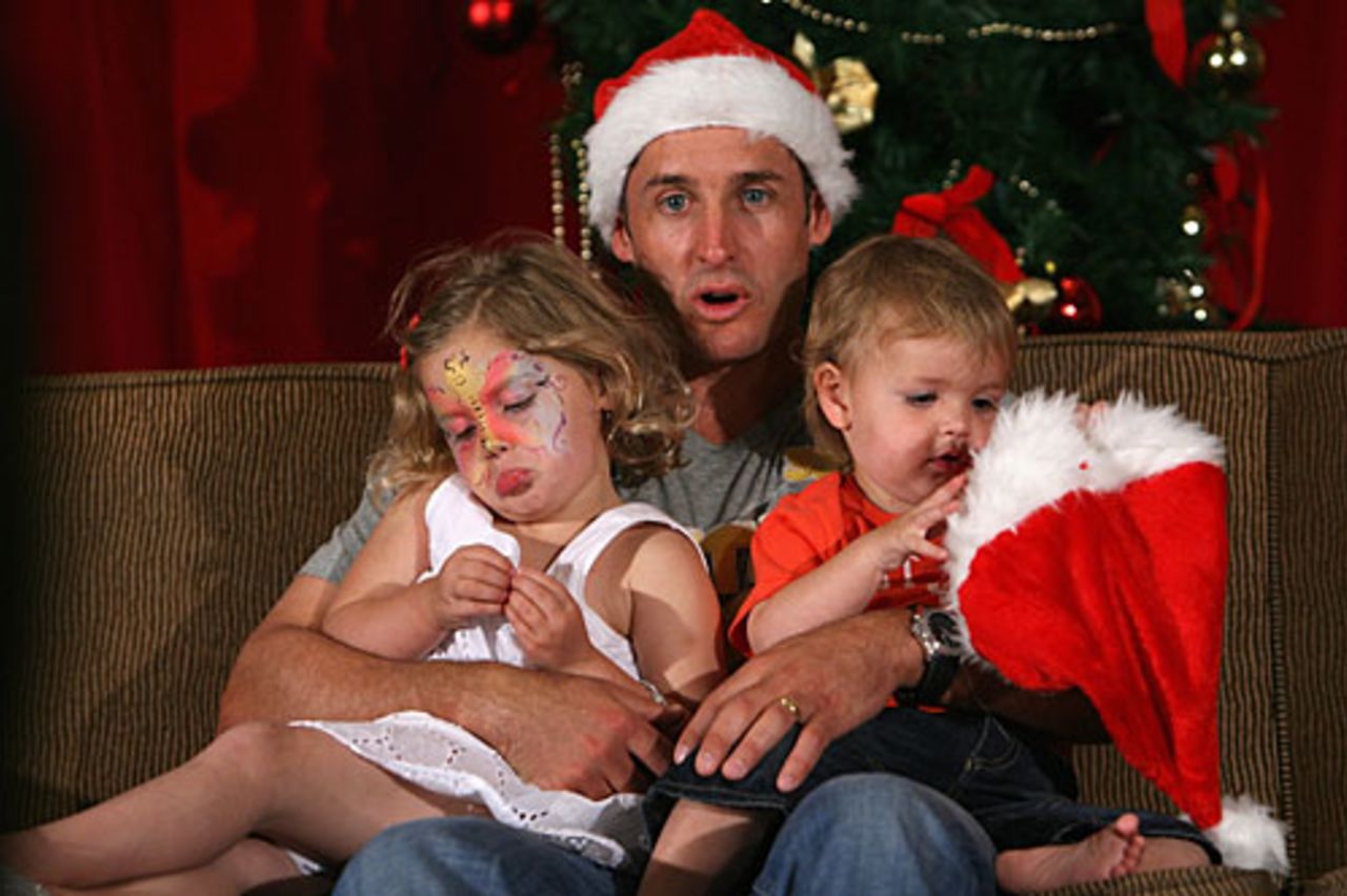 Michael Hussey poses with his kids at Christmas, Melbourne, December 25, 2007