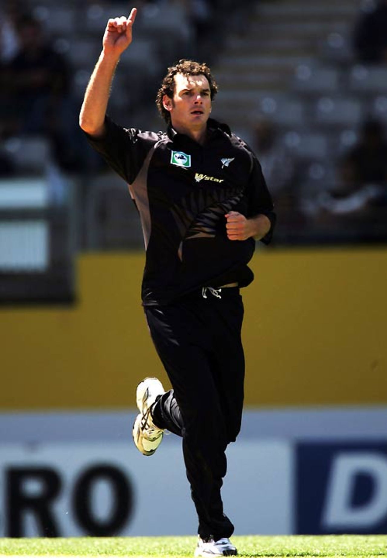 Kyle Mills celebrates one of his three strikes, New Zealand v Bangladesh, 1st ODI, Auckland, December 26, 2007